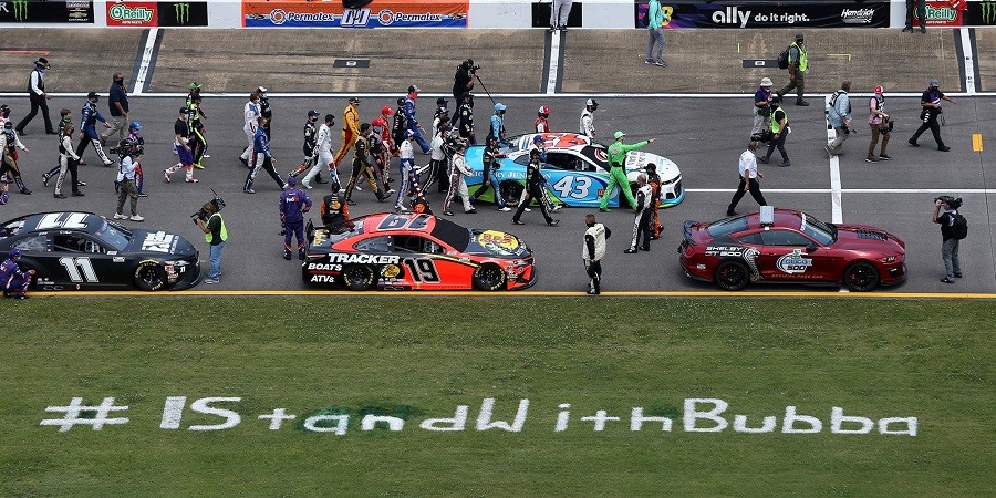 NASCAR drivers and fans show support for Bubba Wallace before GEICO 500 race