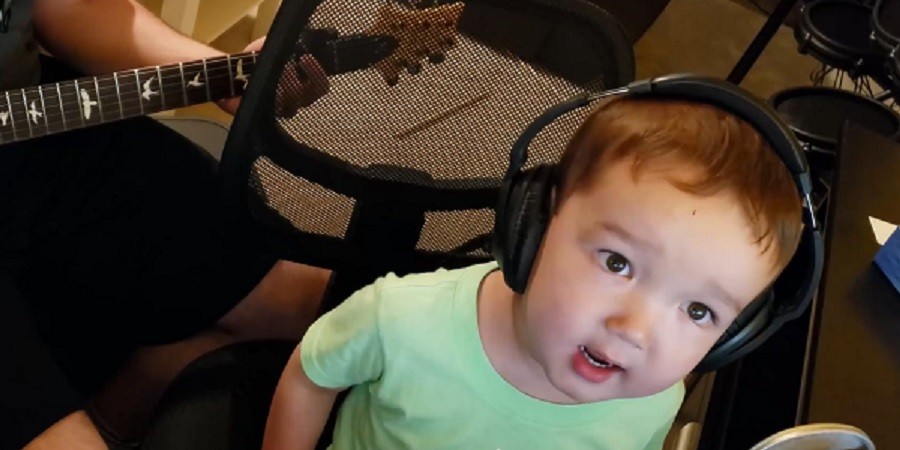 2-Yr-Old Singing Elvis Adorably
