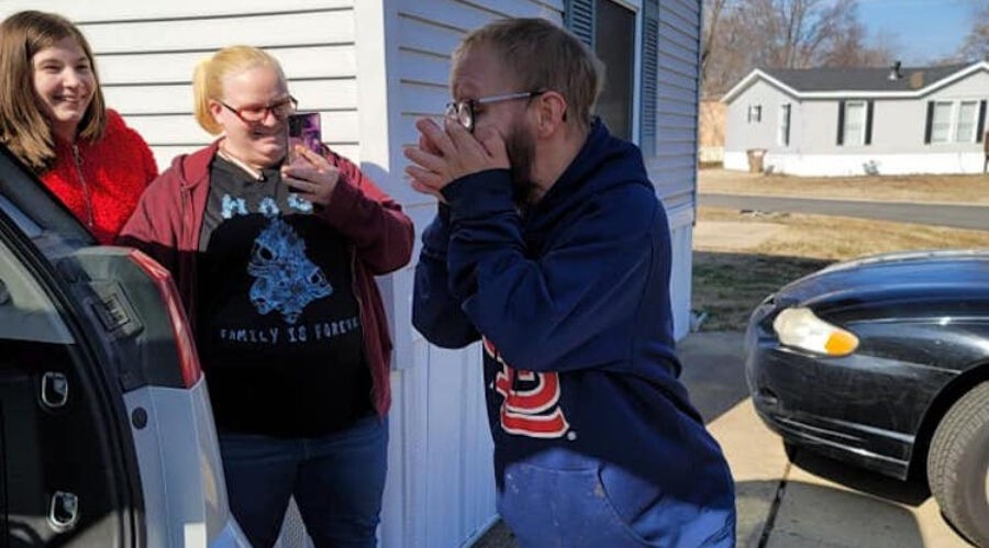 Good Samaritan replaces stolen bike of a stranger