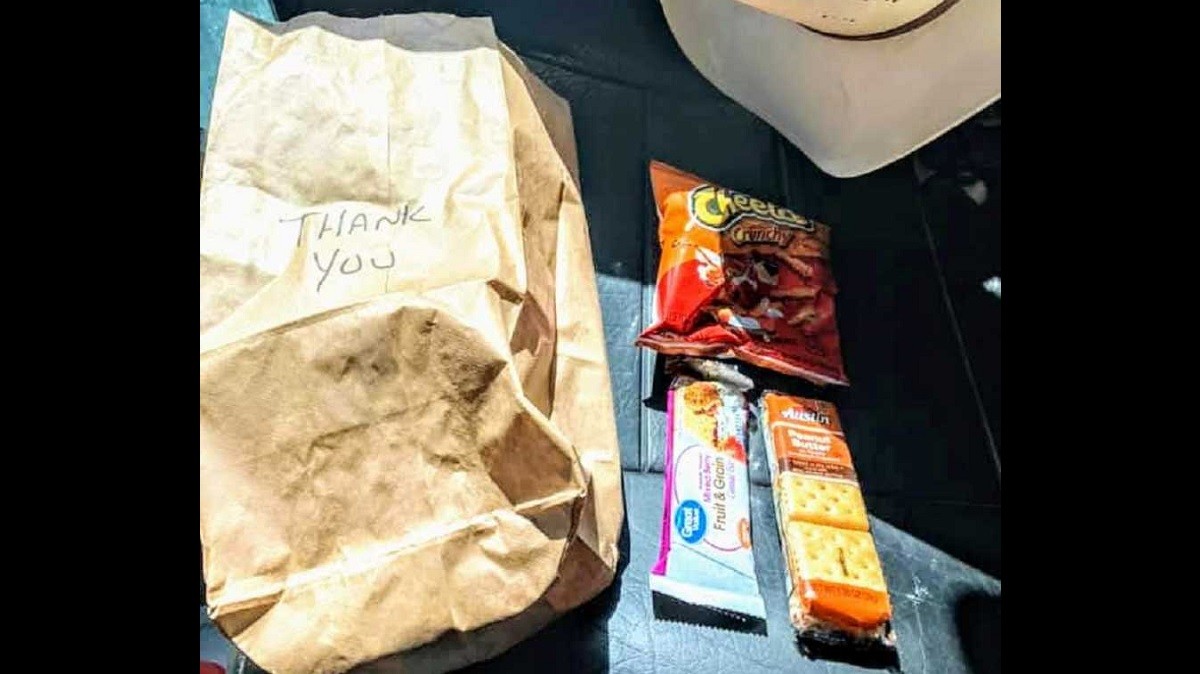 Truck driver shares stranger's touching act of kindness
