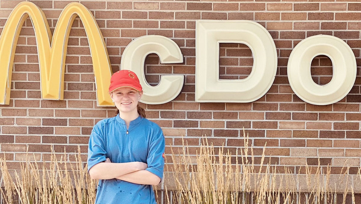 McDonald's employee saves choking customer