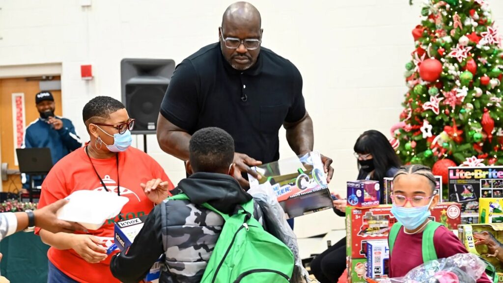 Shaq-a-Claus
