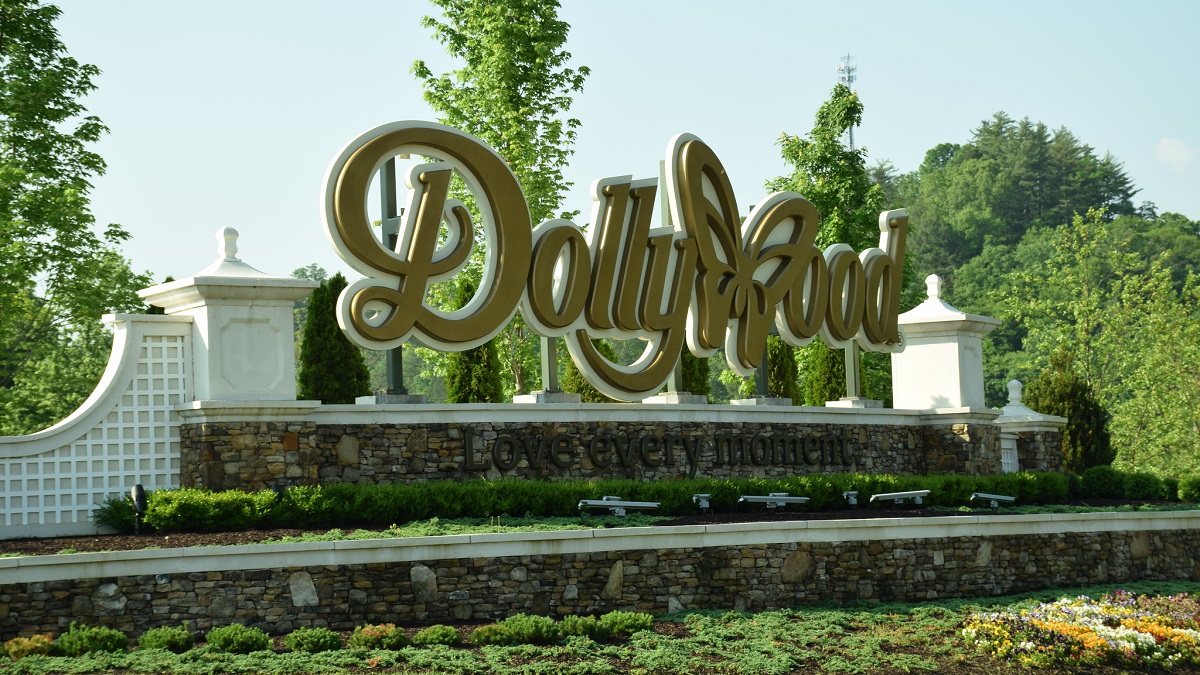 Dollywood sign